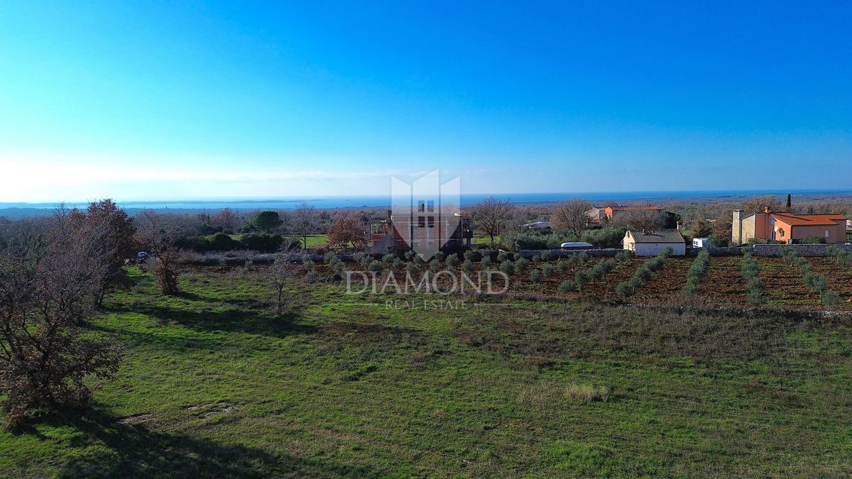 Dignano, terreno edificabile con vista mare