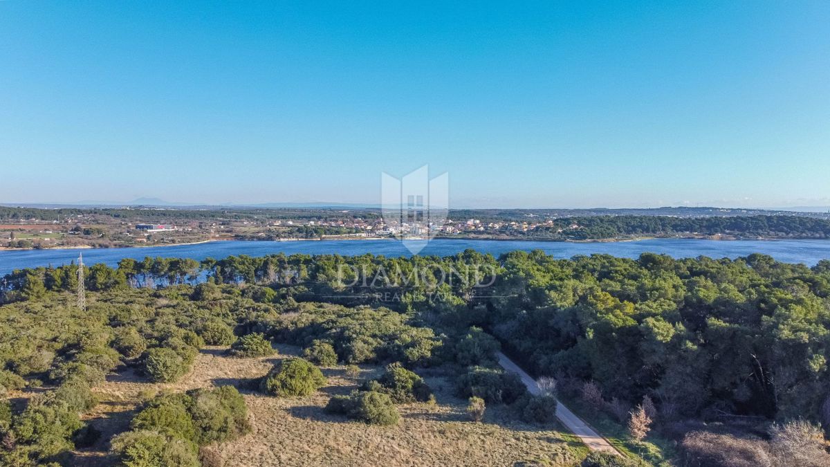 Terreno edificabile a 300 m dal mare vicino a Medolino!