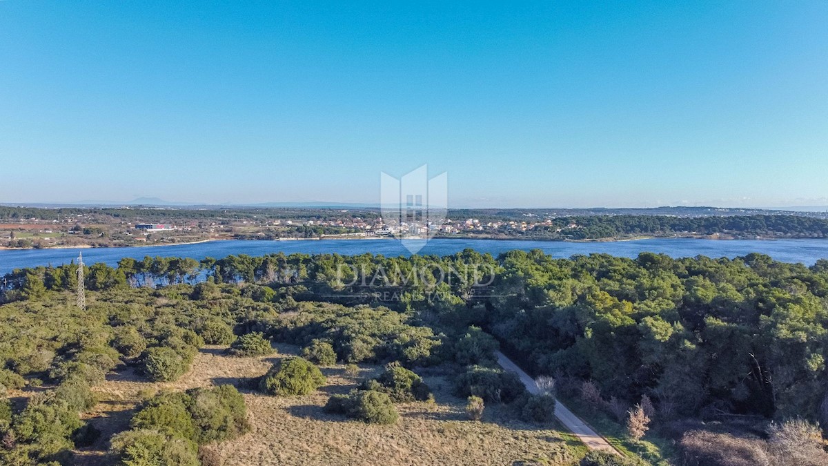 Terreno edificabile a 300 m dal mare vicino a Medolino!