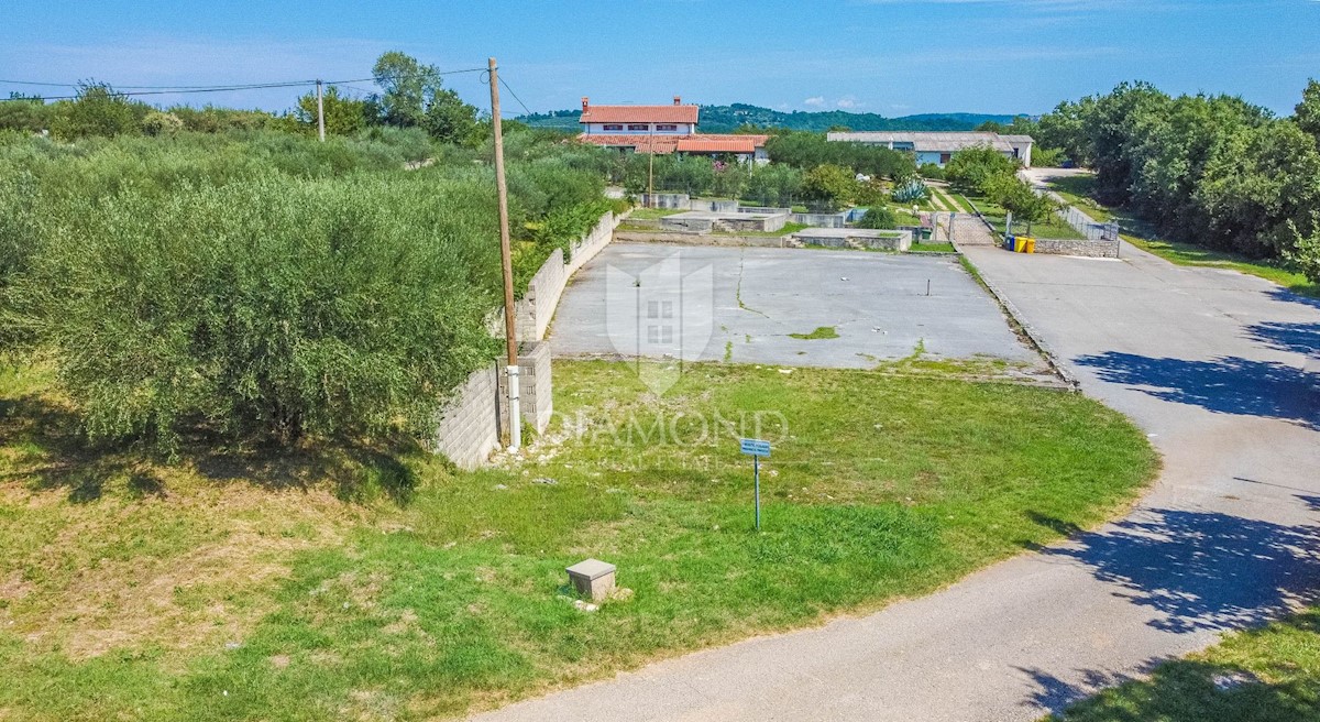 Terreno Kaštel, Buje, 603m2