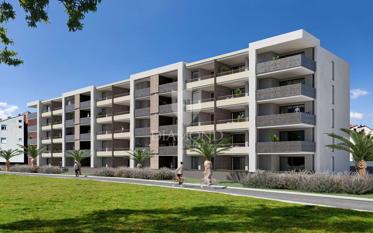 Fermati, opportunità! Umago, lussuoso appartamento con ascensore e vista mare vicino alla spiaggia!