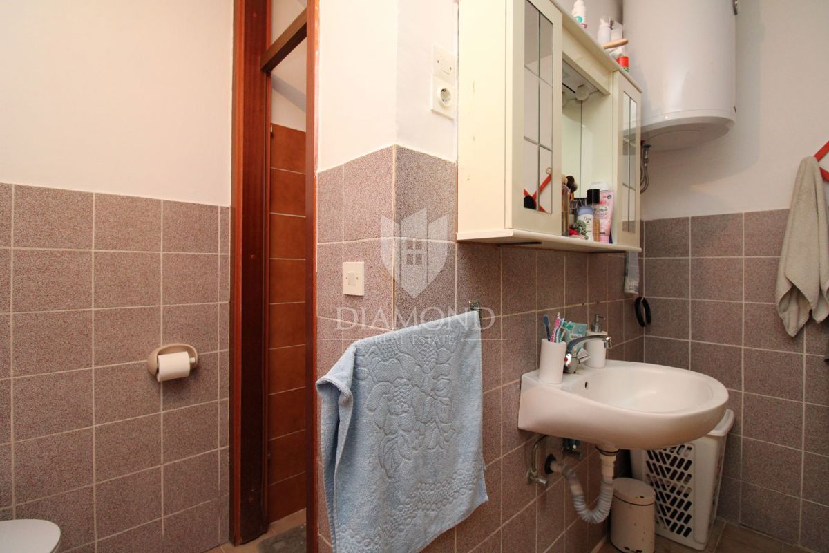 Labin, dintorni, casa bifamiliare con vista mare