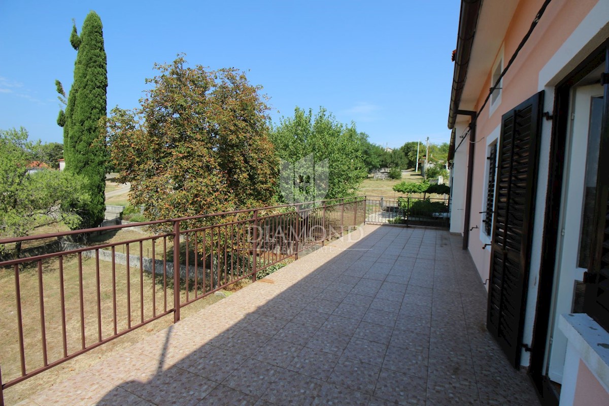 Barban, dintorni, casa con vista libera sul mare 