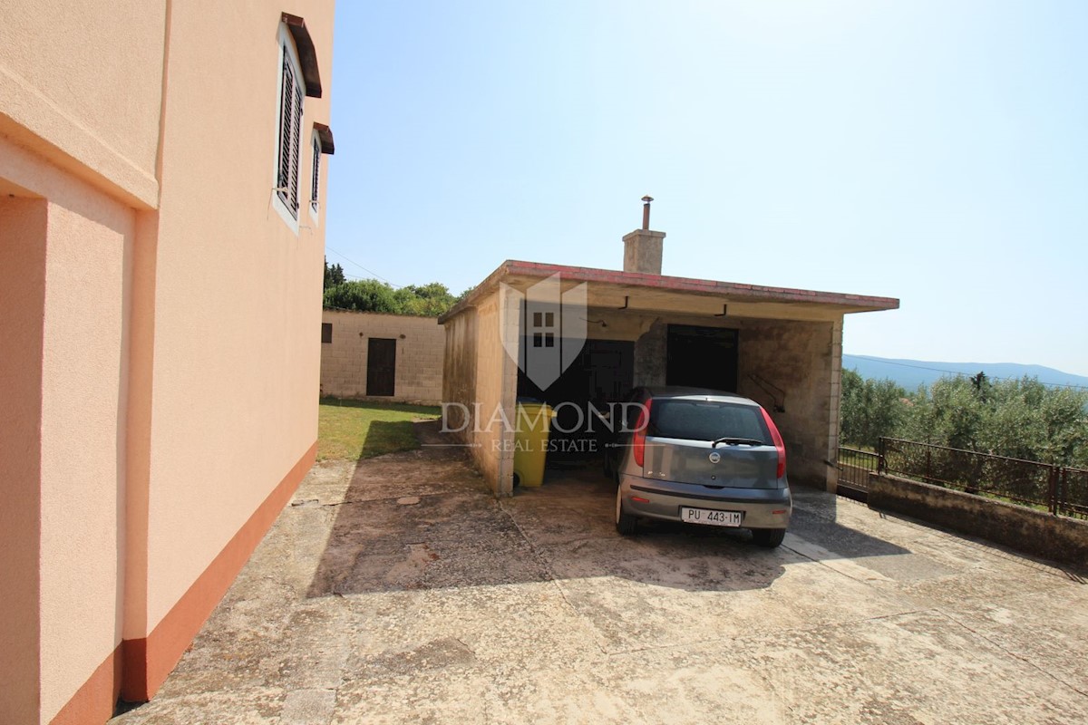 Barban, dintorni, casa con vista libera sul mare 