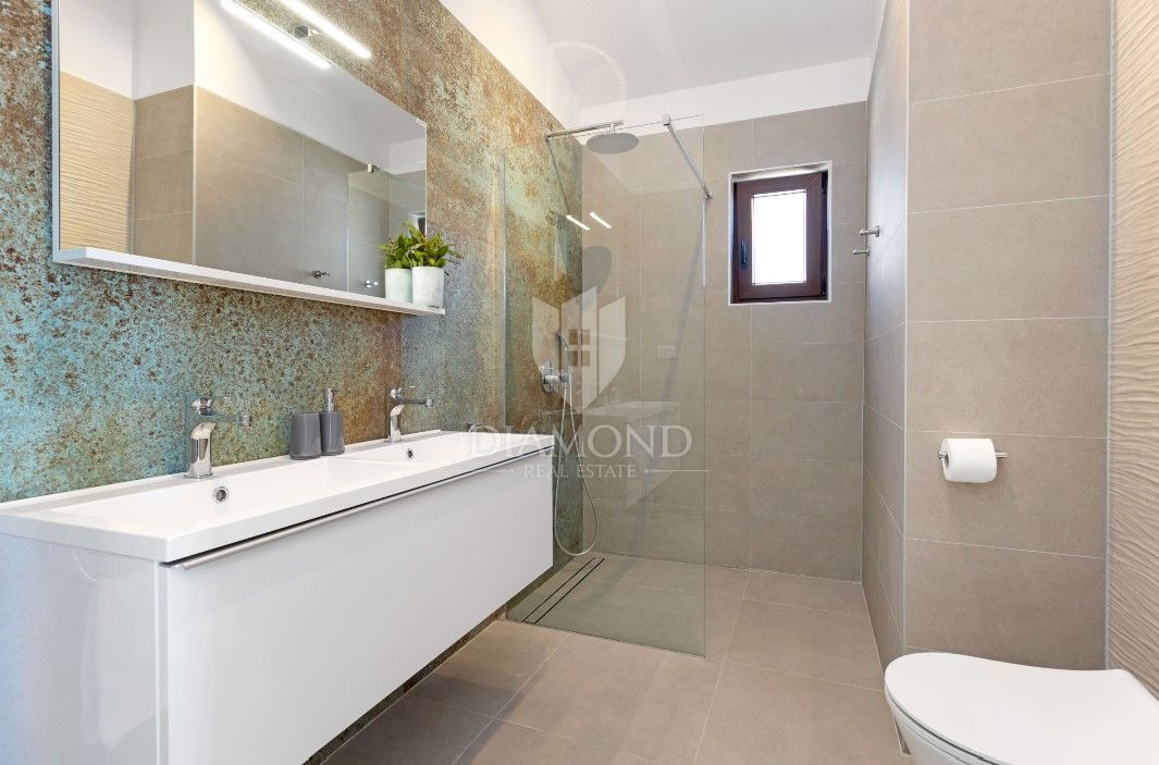 Una casa vacanza perfetta con vista sul mare, vicino a Krnica! 