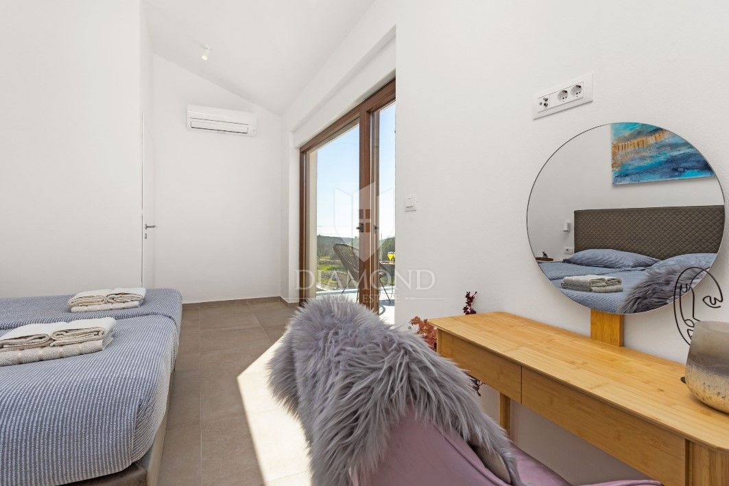 Una casa vacanza perfetta con vista sul mare, vicino a Krnica! 