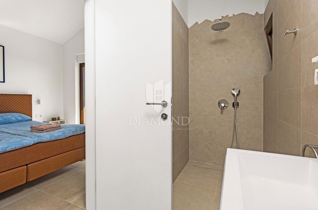 Una casa vacanza perfetta con vista sul mare, vicino a Krnica! 