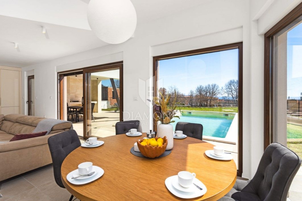 Una casa vacanza perfetta con vista sul mare, vicino a Krnica! 