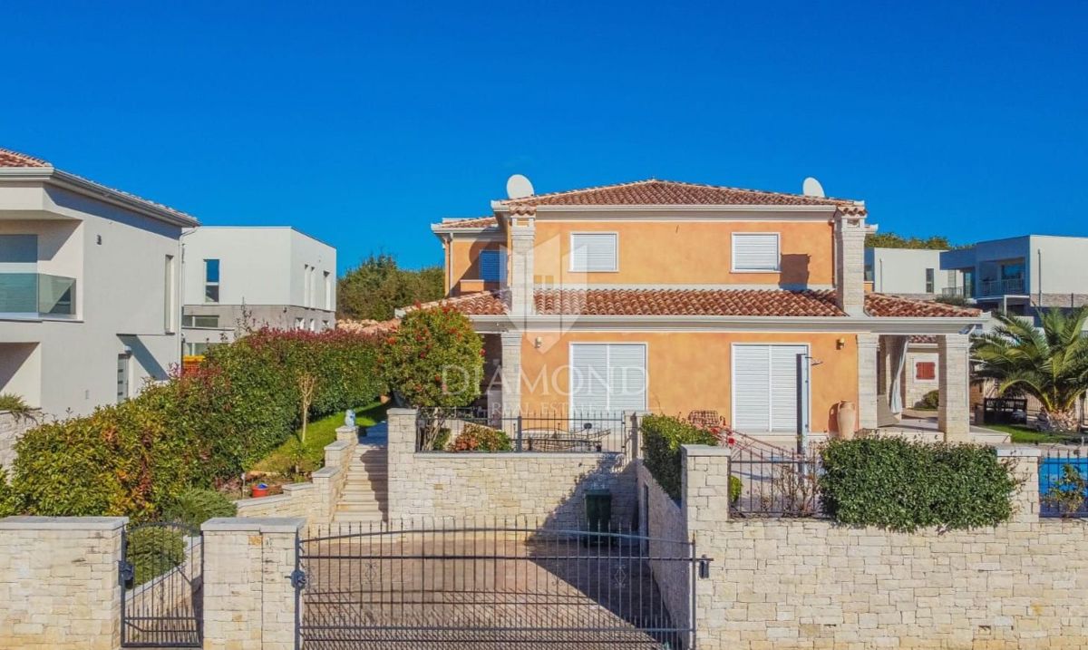 Cittanova, dintorni! Bellissima casa a 200 metri dal mare!