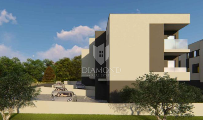 Appartamento con giardino in una posizione ambita a Pola! 