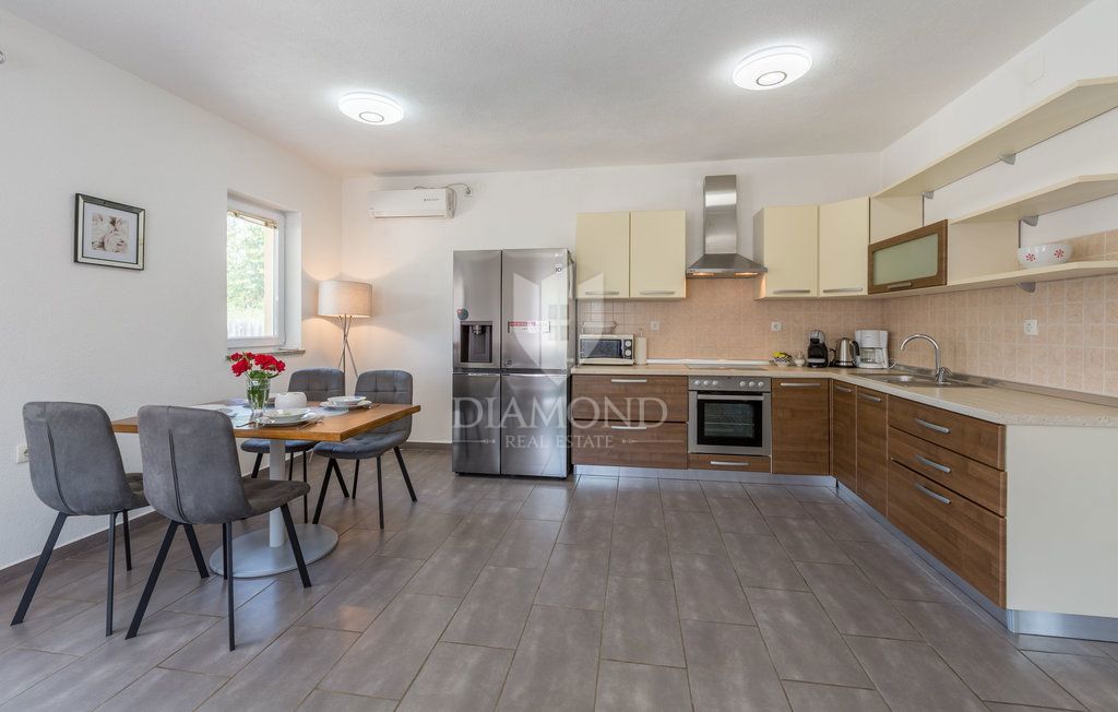 Una casa molto bella con piscina a Labin