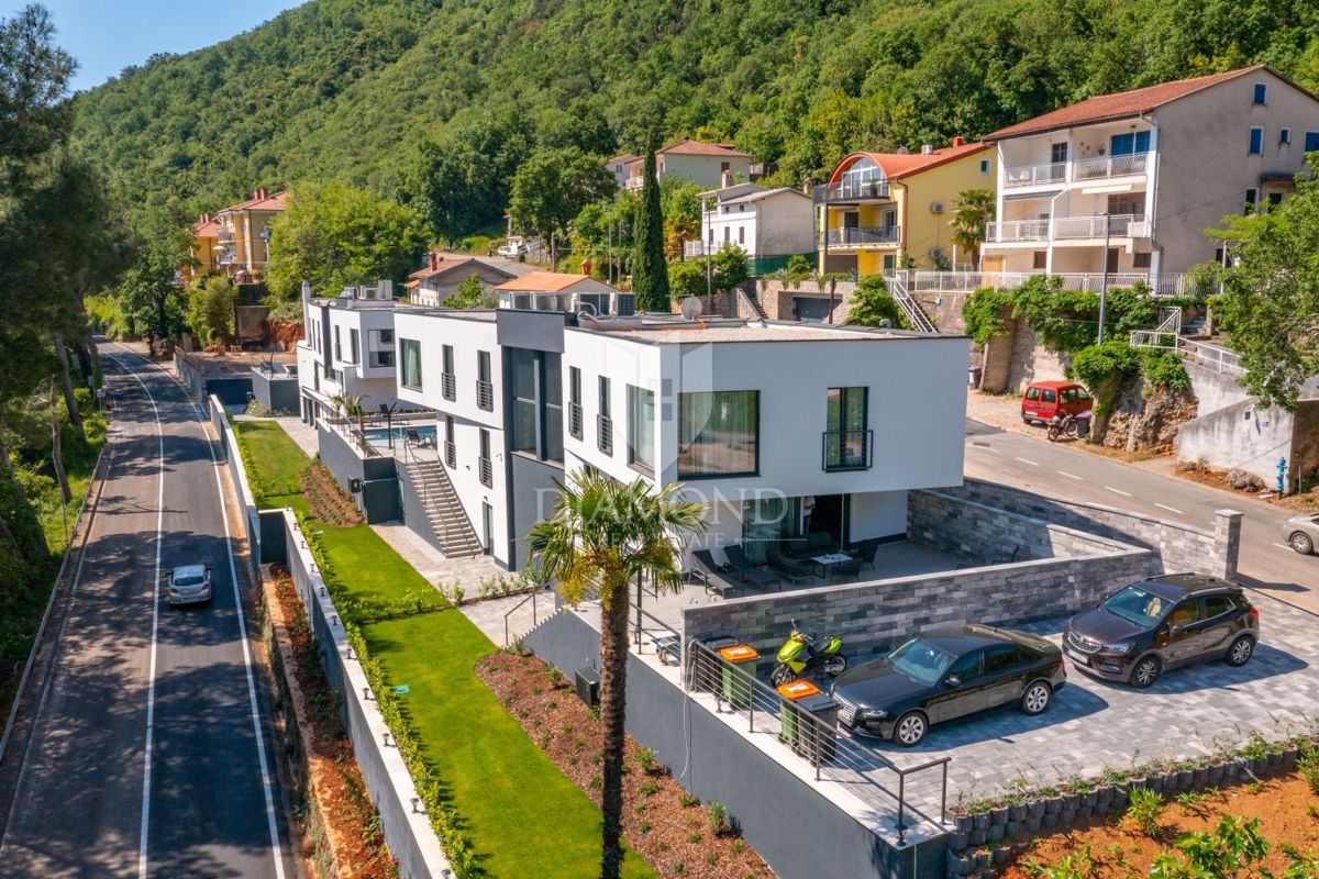 Mošćenička Draga, villa moderna con piscina vicino alla spiaggia