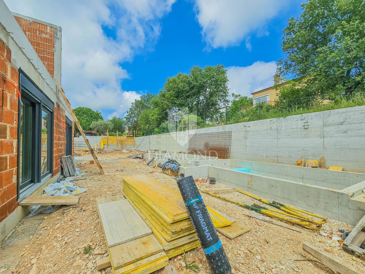 Salvore, dintorni! Casa moderna con piscina!