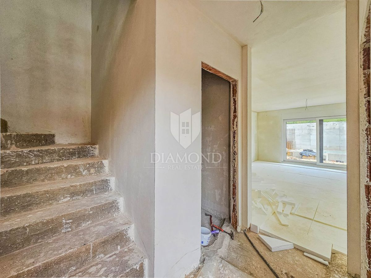 Salvore, dintorni! Casa moderna con piscina!