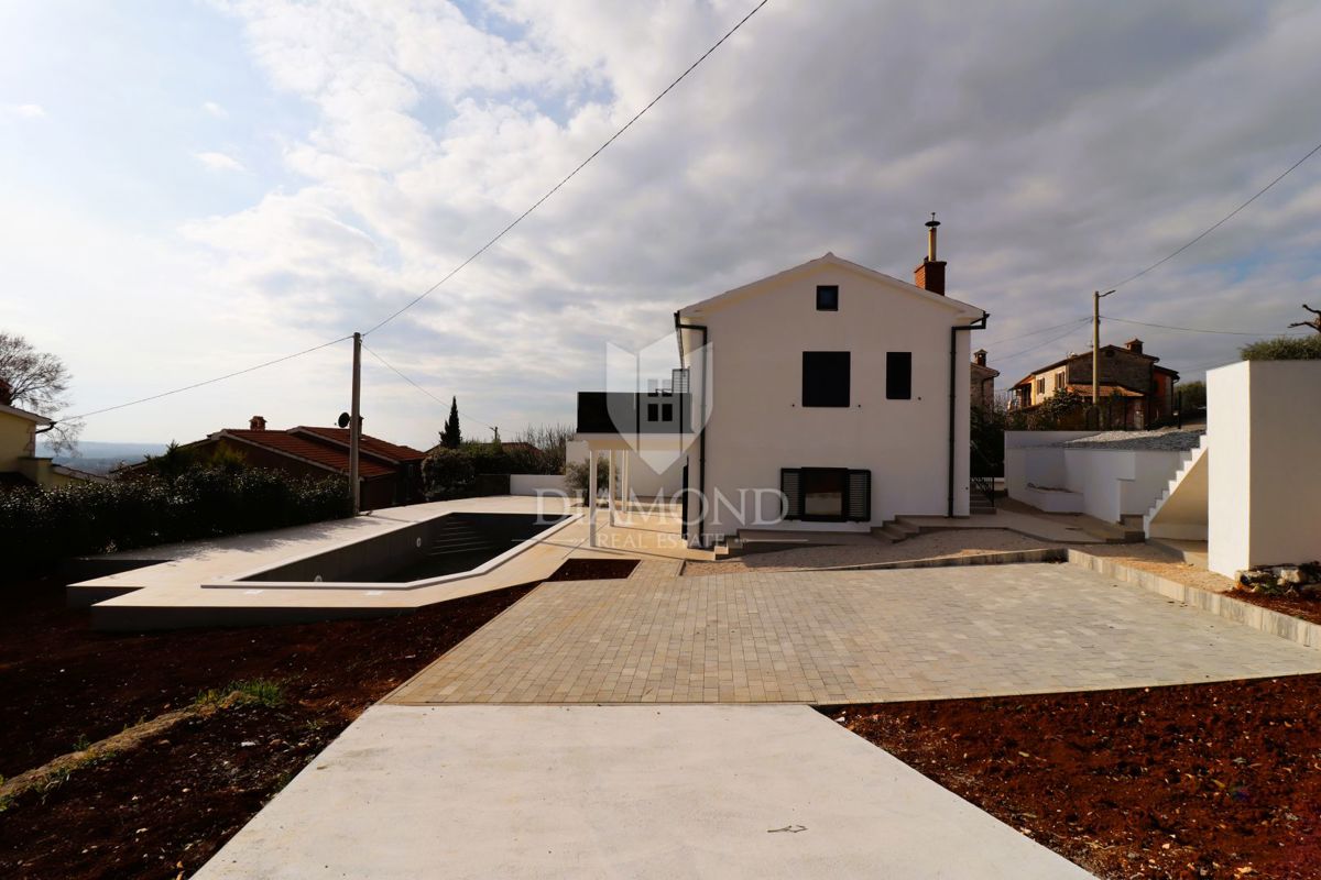 Poreč, dintorni, casa con due appartamenti e vista panoramica sul mare