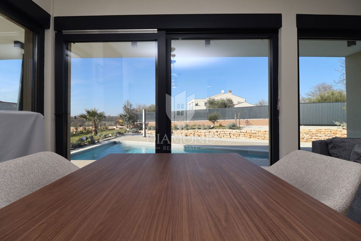 Parenzo, dintorni, casa pianeggiante completamente arredata in una zona tranquilla