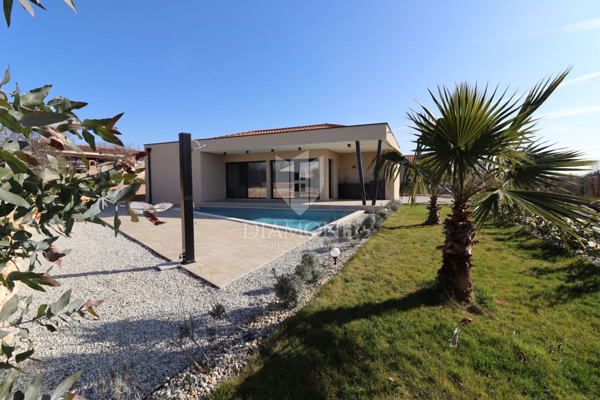 Parenzo, dintorni, casa pianeggiante completamente arredata in una zona tranquilla