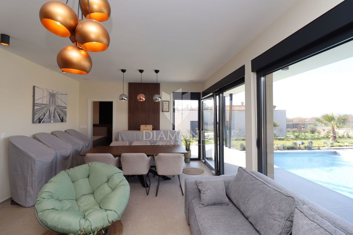 Parenzo, dintorni, casa pianeggiante completamente arredata in una zona tranquilla