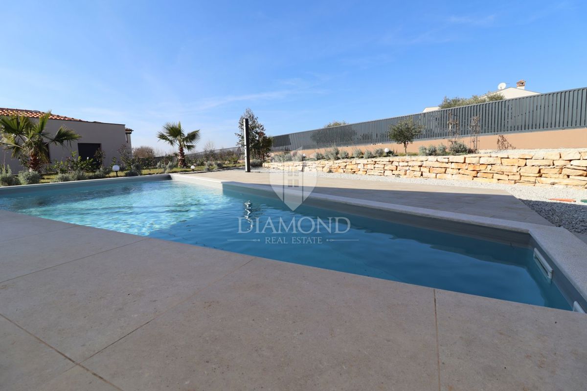 Parenzo, dintorni, casa pianeggiante completamente arredata in una zona tranquilla