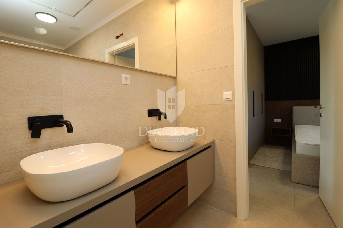 Parenzo, dintorni, casa pianeggiante completamente arredata in una zona tranquilla