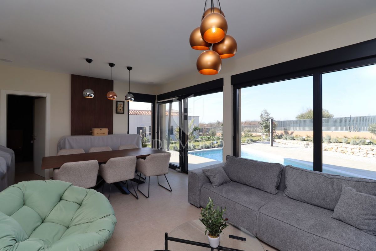 Parenzo, dintorni, casa pianeggiante completamente arredata in una zona tranquilla