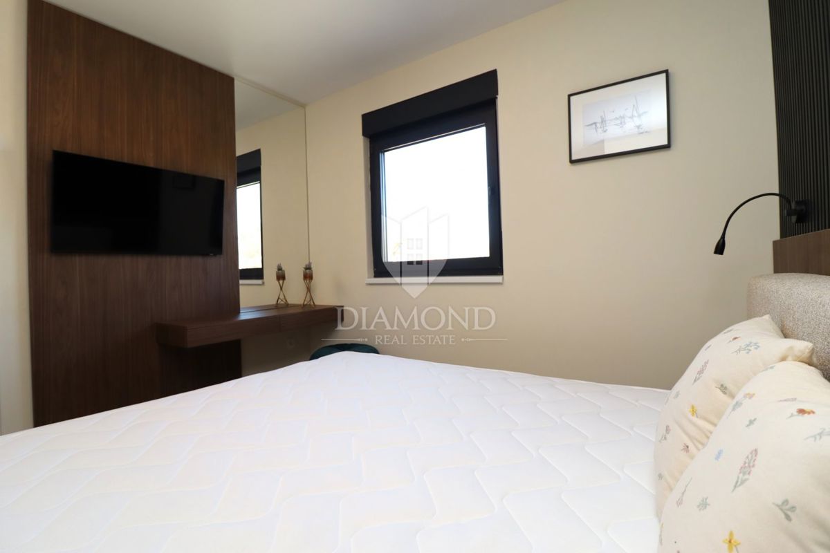 Parenzo, dintorni, casa pianeggiante completamente arredata in una zona tranquilla