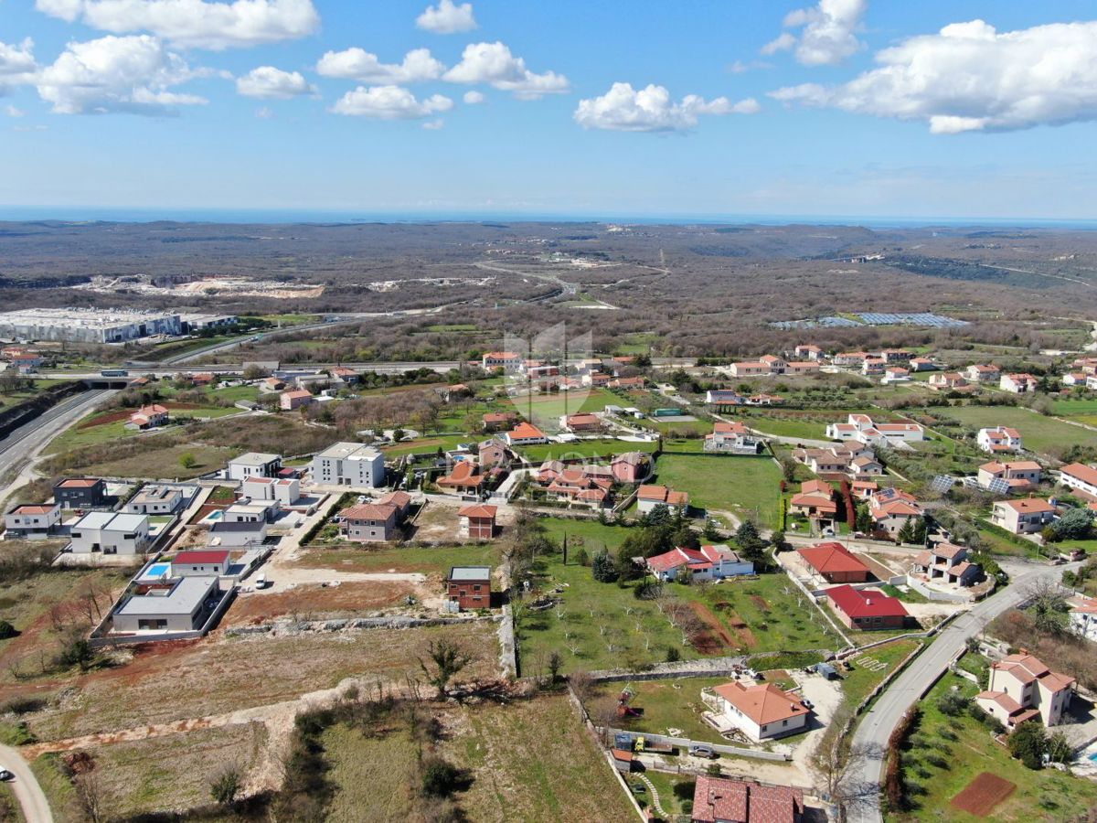 Kanfanar, vicino al centro, ampio e bellissimo terreno edificabile