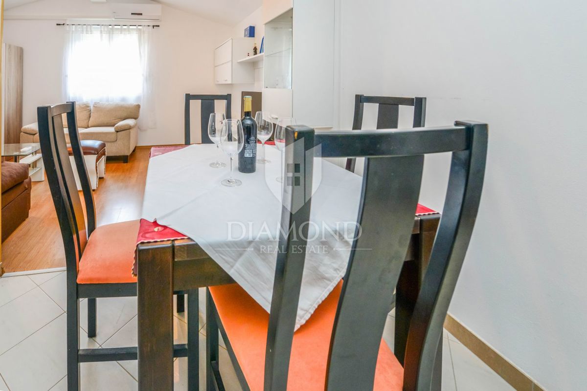 Parenzo, dintorni, casa con tre appartamenti e giardino!