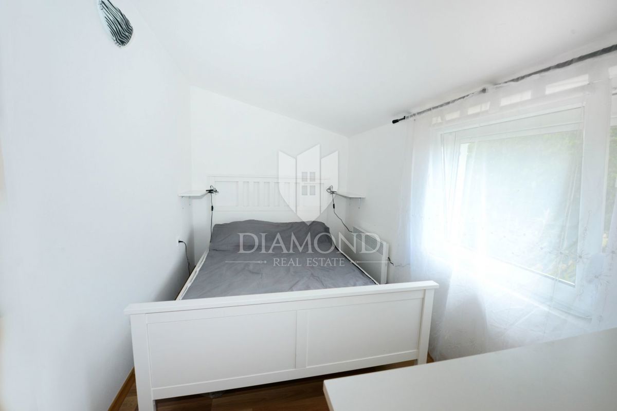 Parenzo, dintorni, casa con tre appartamenti e giardino!