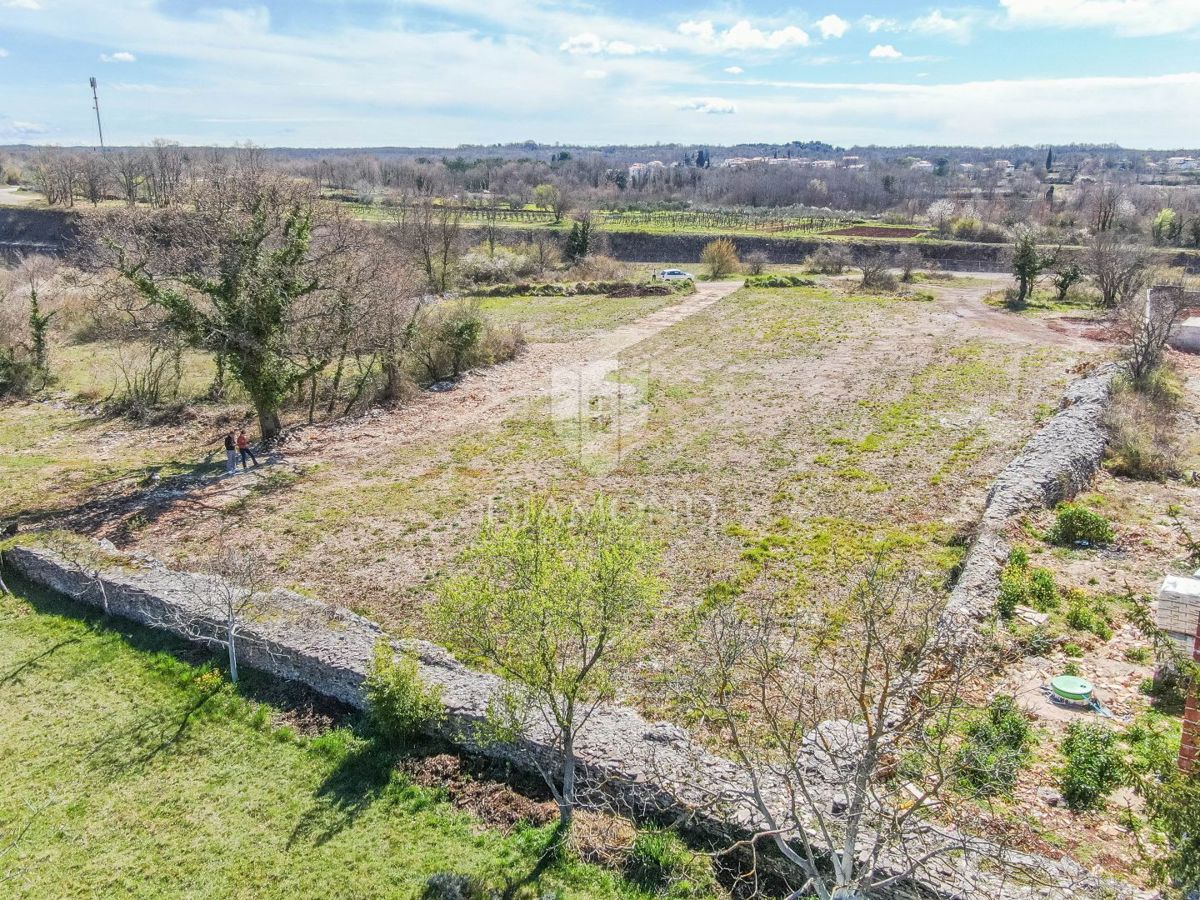 Ottimo terreno edificabile vicino a Rovigno