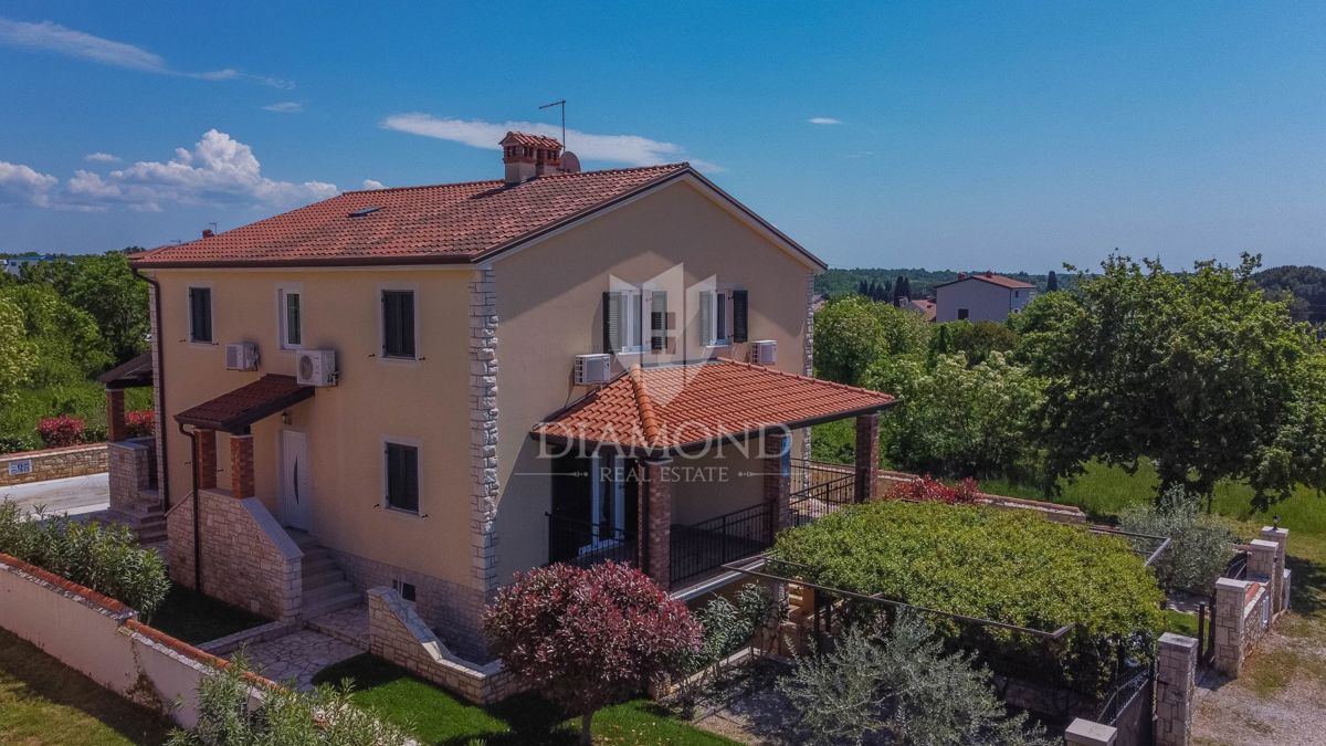 Istria, Umago, dintorni - bellissima casa con piscina vicino al mare!