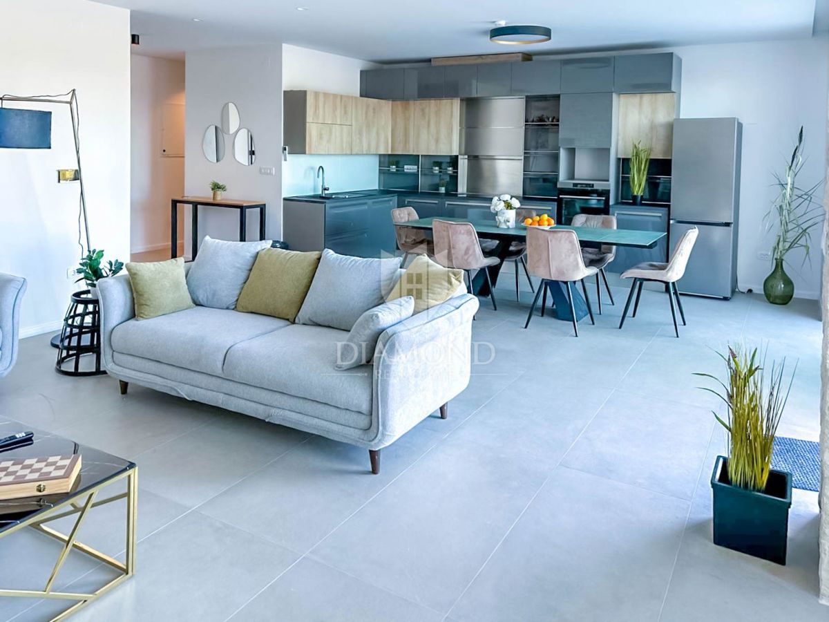 Casa lussuosa, nuova e moderna vicino a Rovigno  