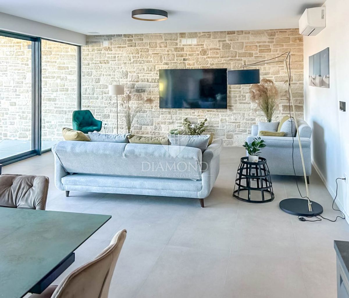 Casa lussuosa, nuova e moderna vicino a Rovigno  