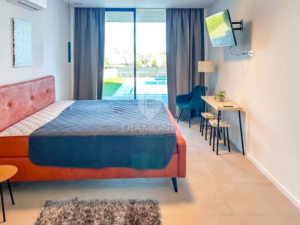 Casa lussuosa, nuova e moderna vicino a Rovigno  