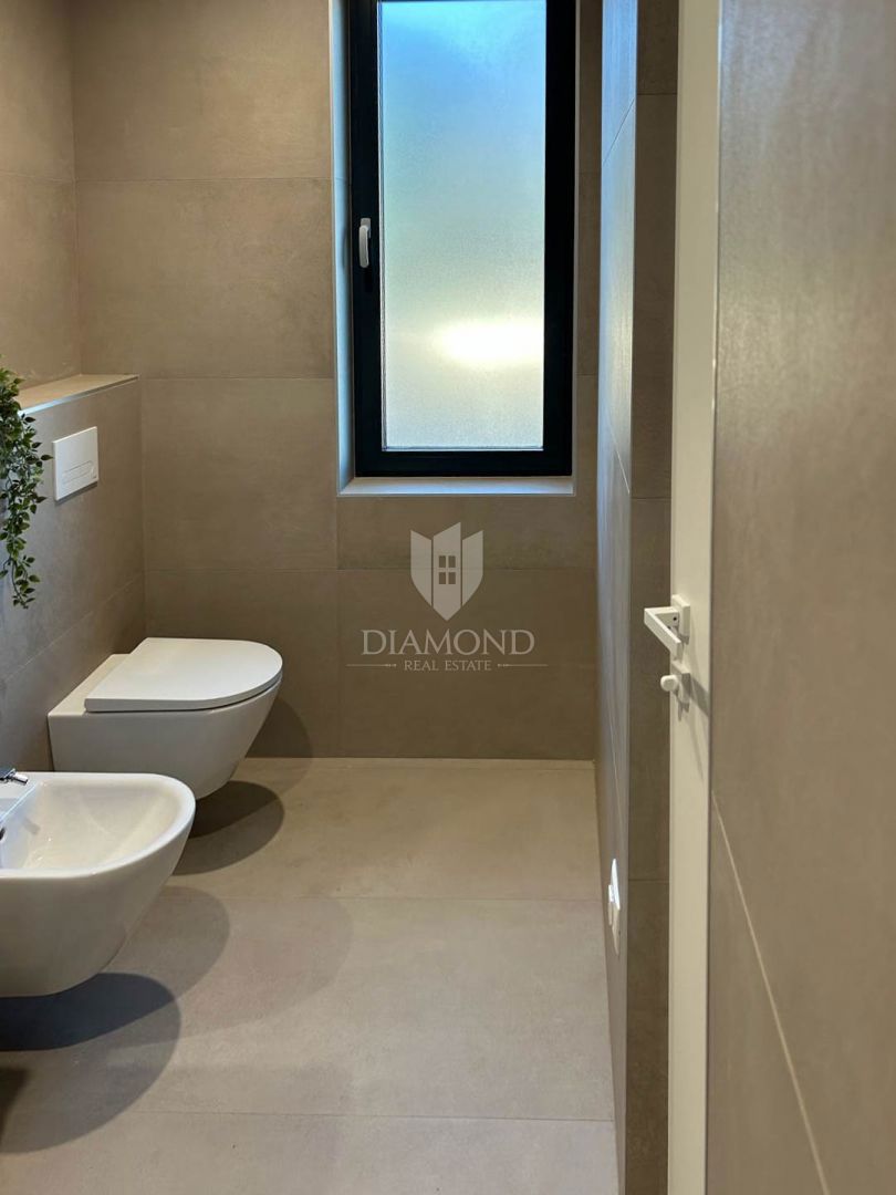 Casa lussuosa, nuova e moderna vicino a Rovigno  