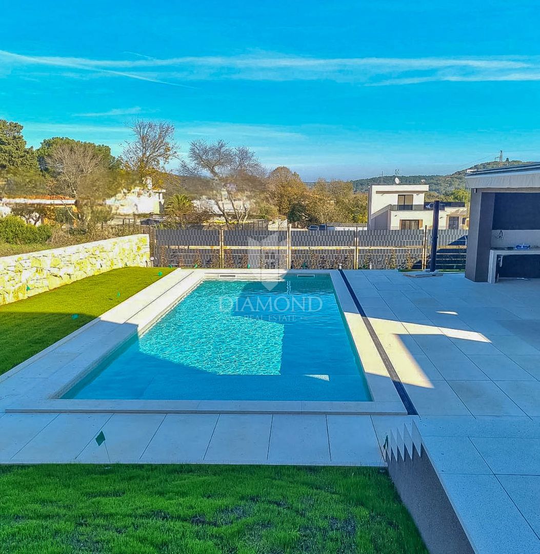 Casa lussuosa, nuova e moderna vicino a Rovigno  