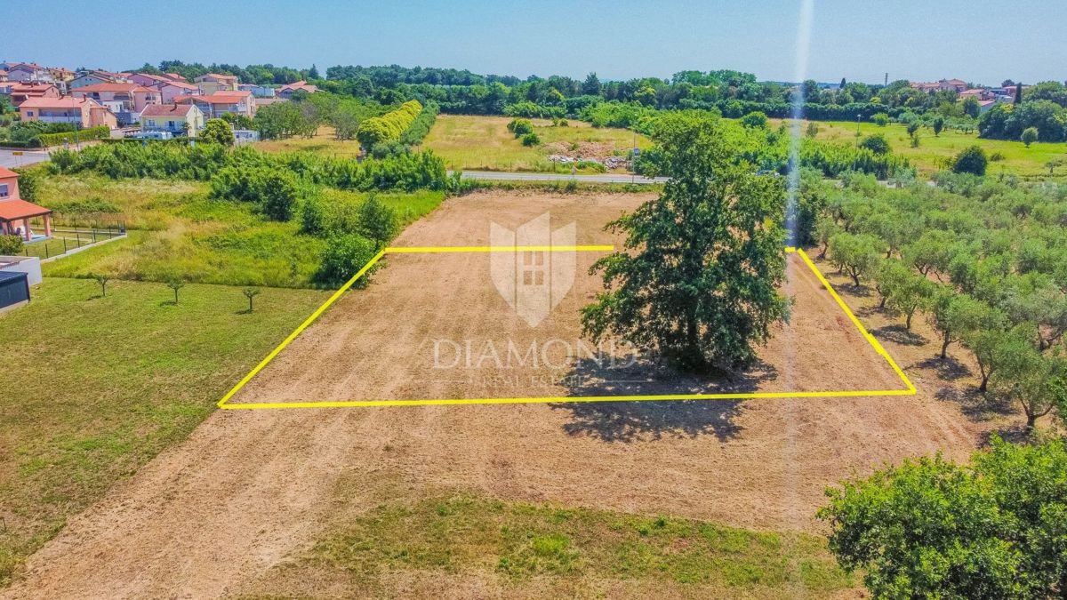 Terreno Novigrad, 649m2