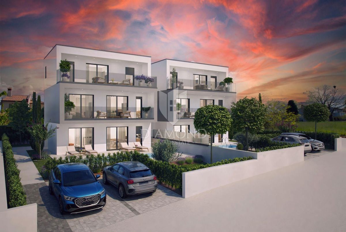 Casa bifamiliare con piscina in un nuovo edificio vicino a Parenzo