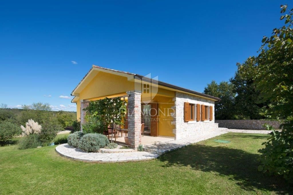 Casa in ottima posizione, vicino ad Albona