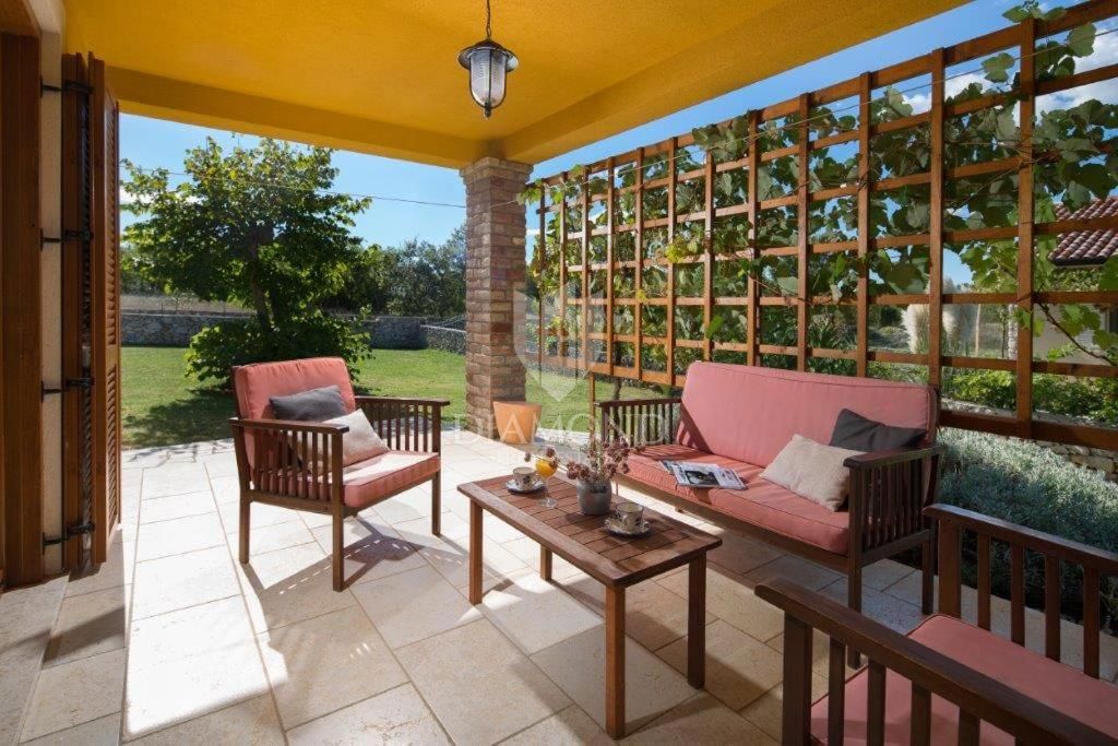 Casa in ottima posizione, vicino ad Albona