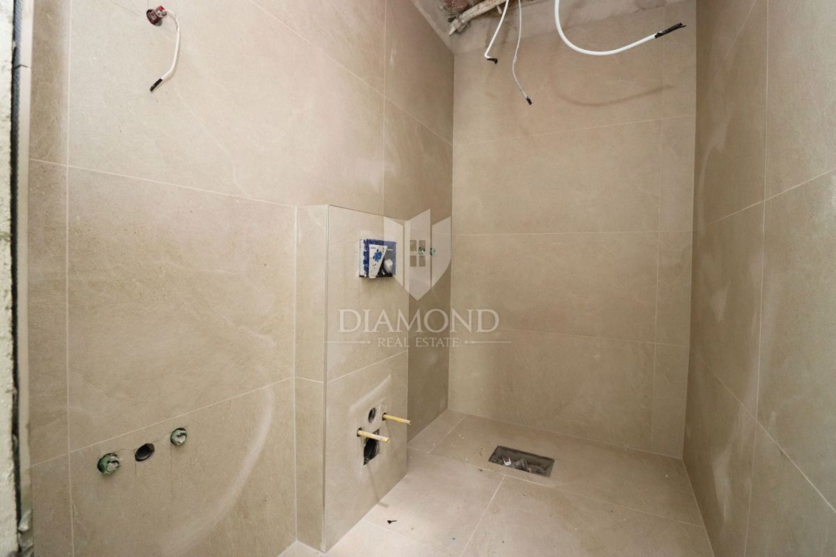 Parenzo, villa prestigiosa a due passi dal mare