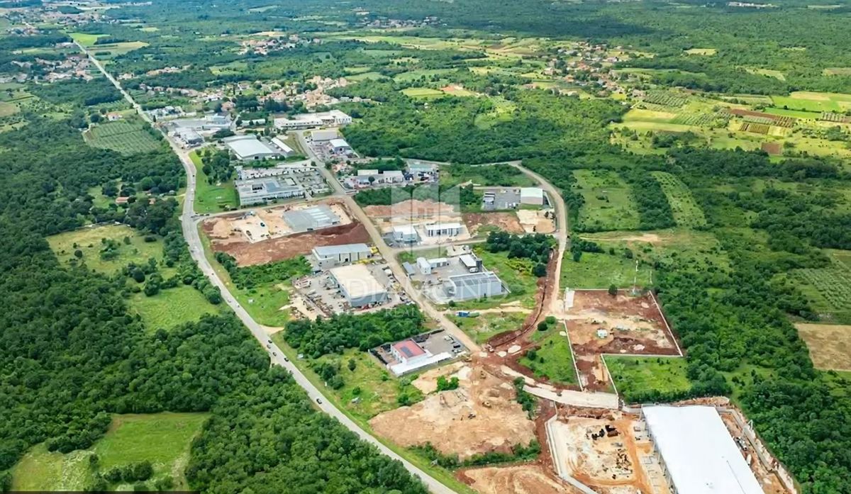 Parenzo, dintorni, Terreno in zona industriale-commerciale