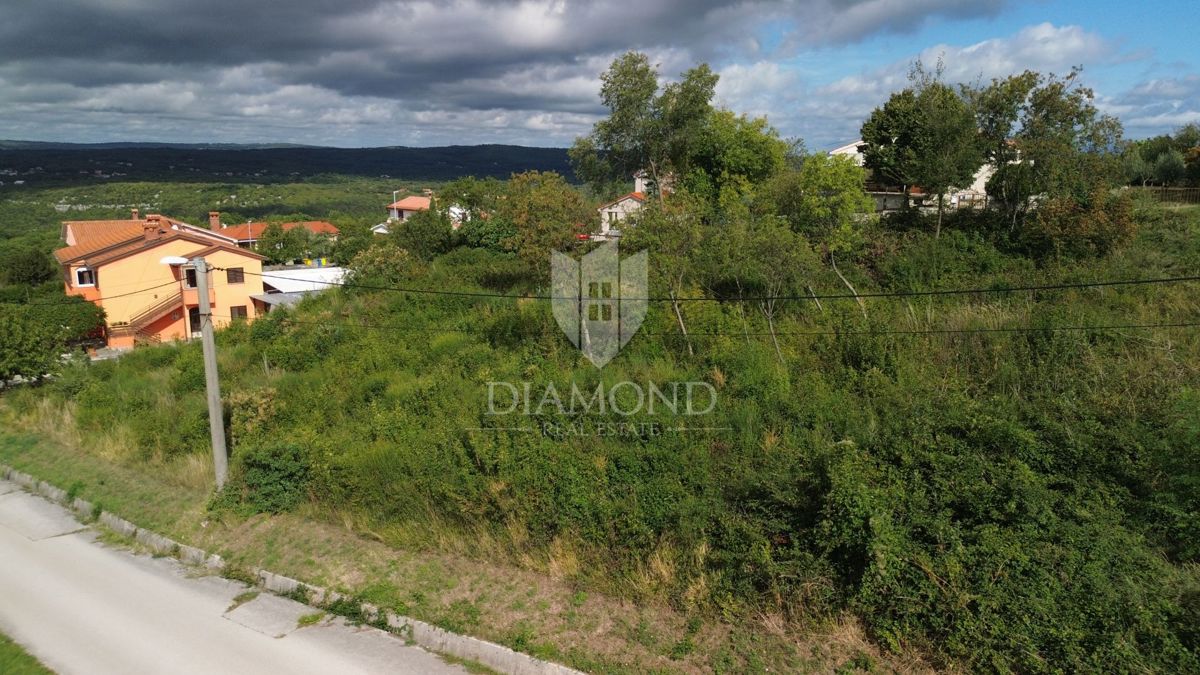 Labin, terreno edificabile in ottima posizione