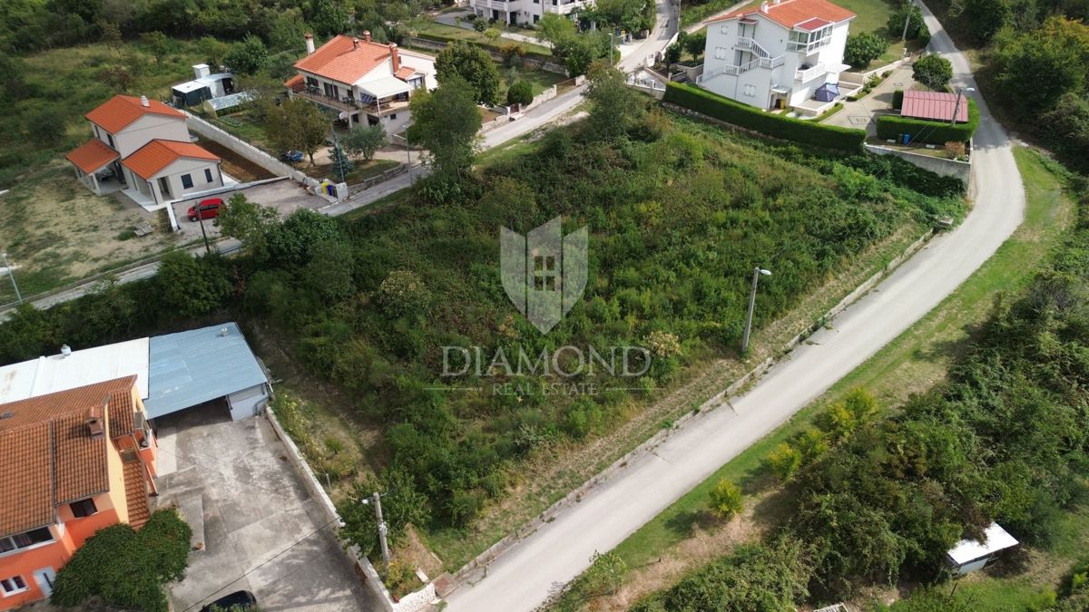 Labin, terreno edificabile in ottima posizione