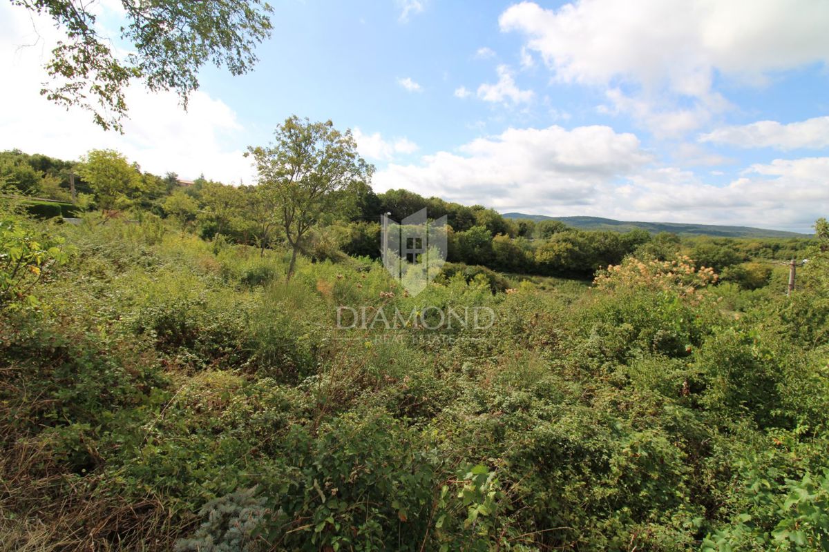 Labin, terreno edificabile in ottima posizione