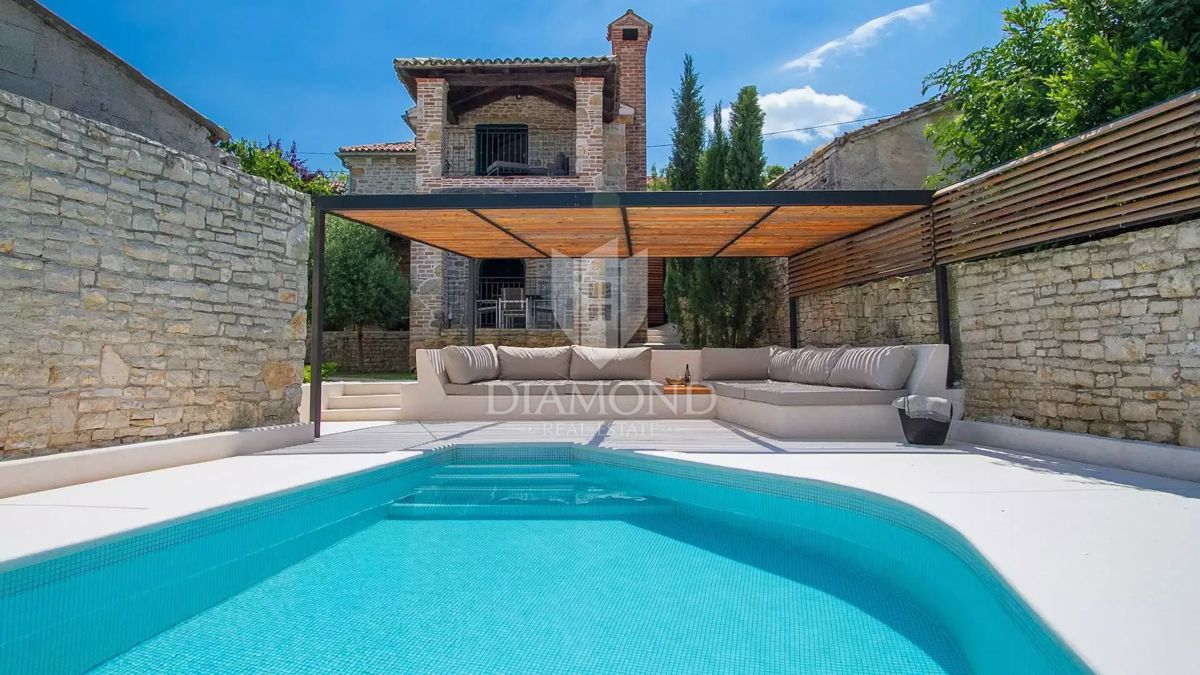 Parenzo, dintorni, Casa in pietra ristrutturata con piscina