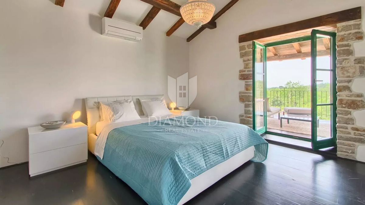 Parenzo, dintorni, Casa in pietra ristrutturata con piscina