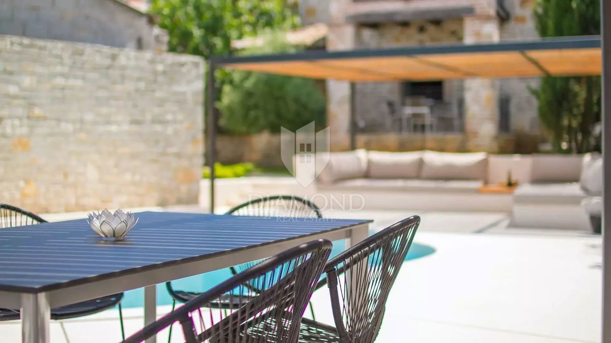 Parenzo, dintorni, Casa in pietra ristrutturata con piscina