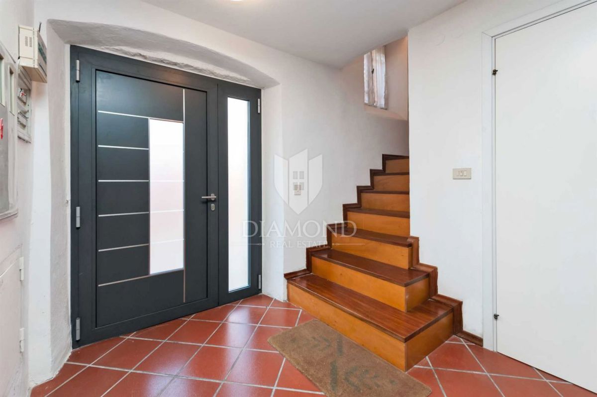 Appartamento in ottima posizione con vista mare, magazino