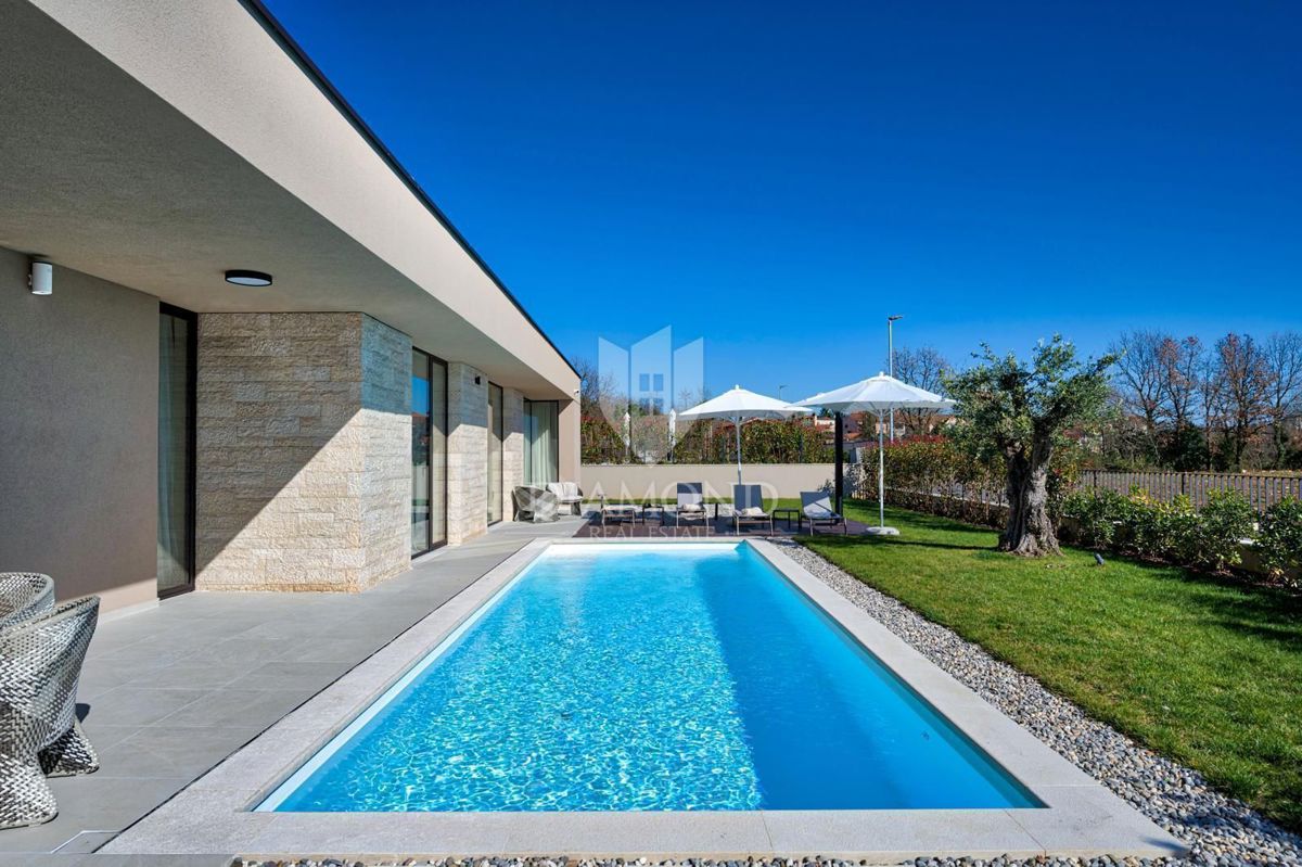 Parenzo, esclusiva villa smart home con vista aperta